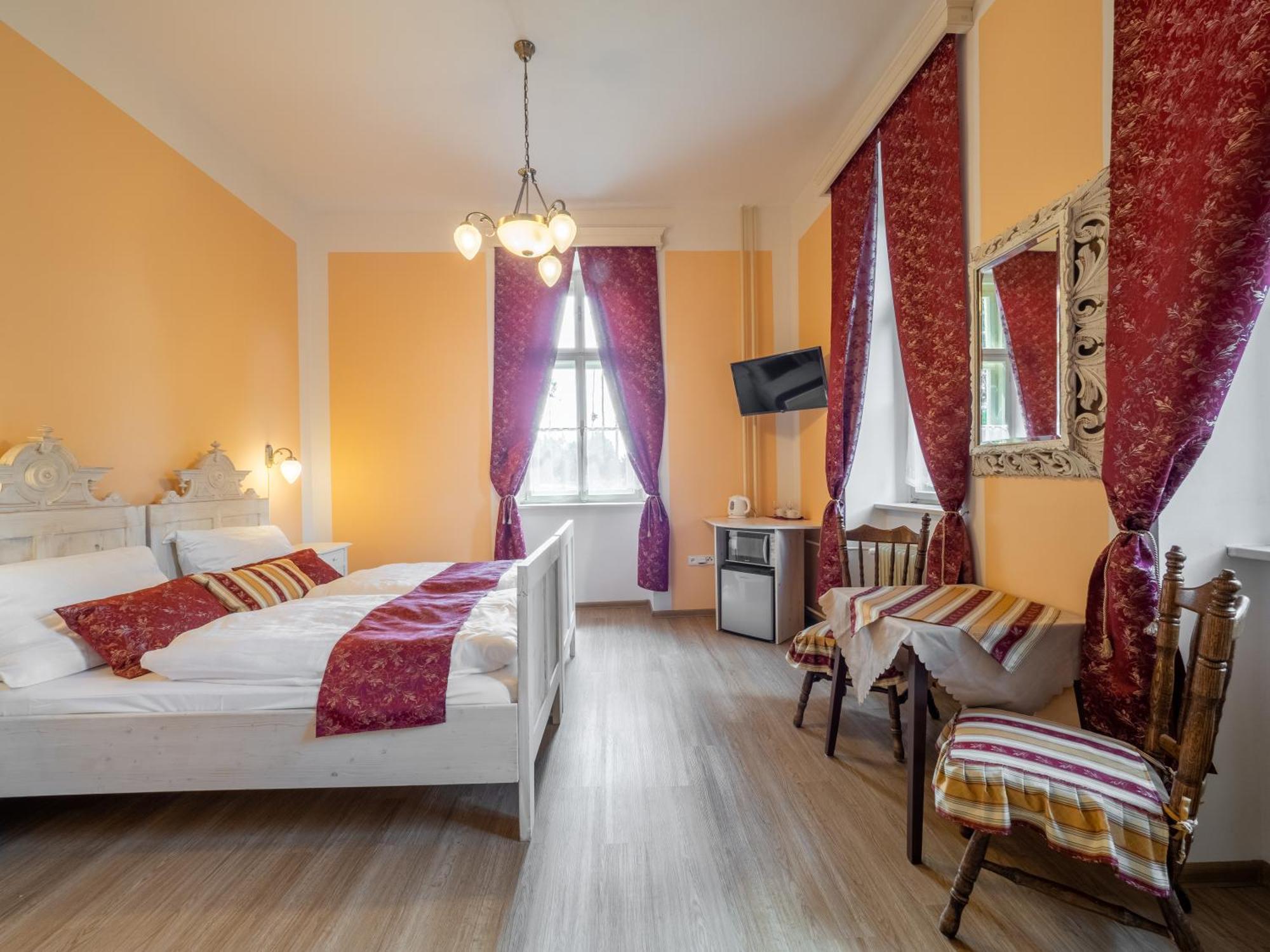 Zamecek Waldsteinovo Zatisi Otel Svatoslav Dış mekan fotoğraf