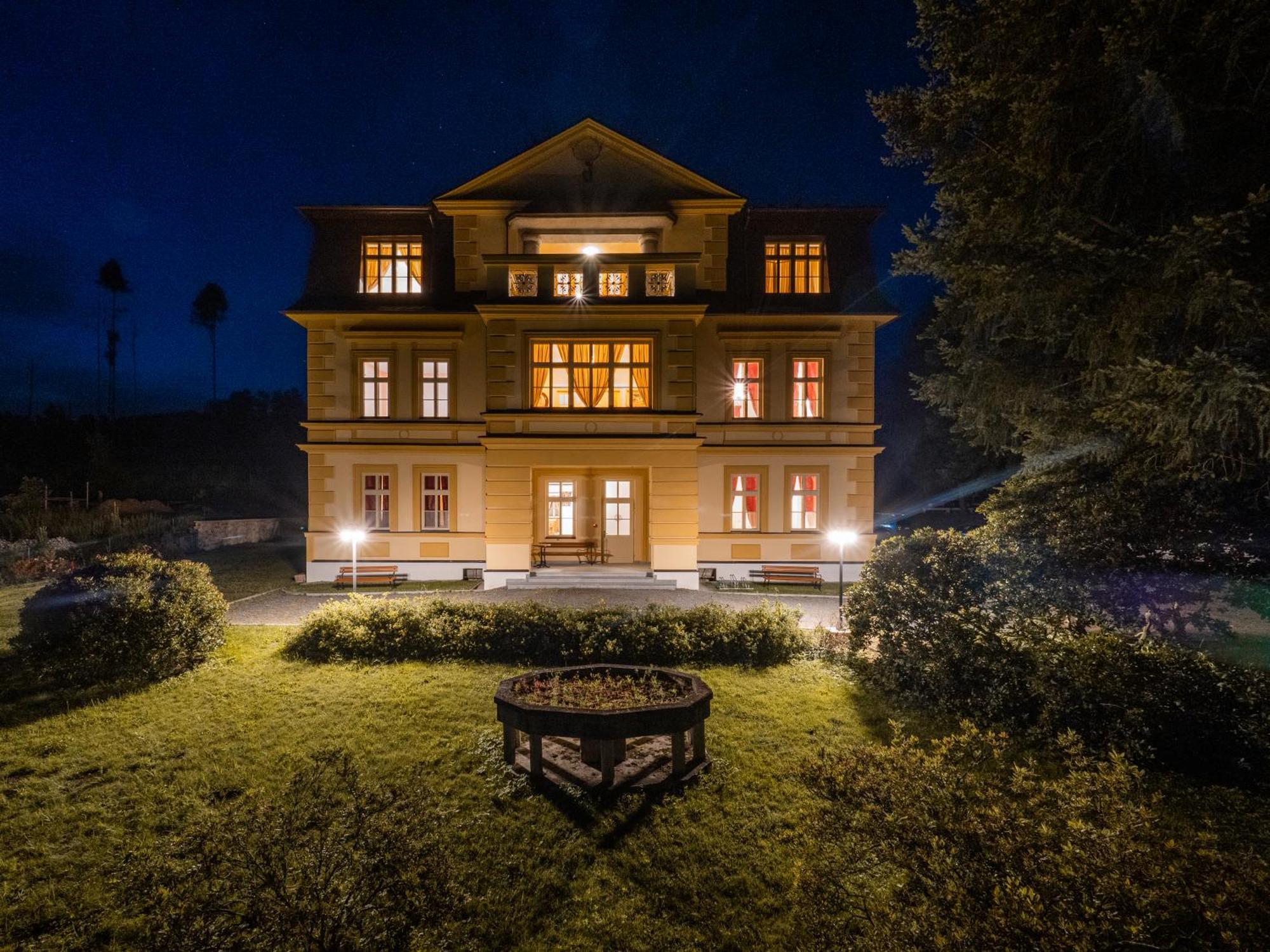 Zamecek Waldsteinovo Zatisi Otel Svatoslav Dış mekan fotoğraf